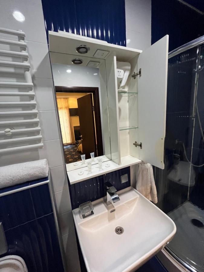 Hotel New Royal Tbilissi Extérieur photo