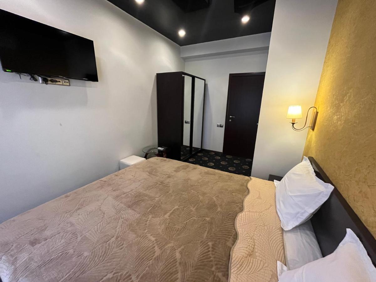 Hotel New Royal Tbilissi Extérieur photo