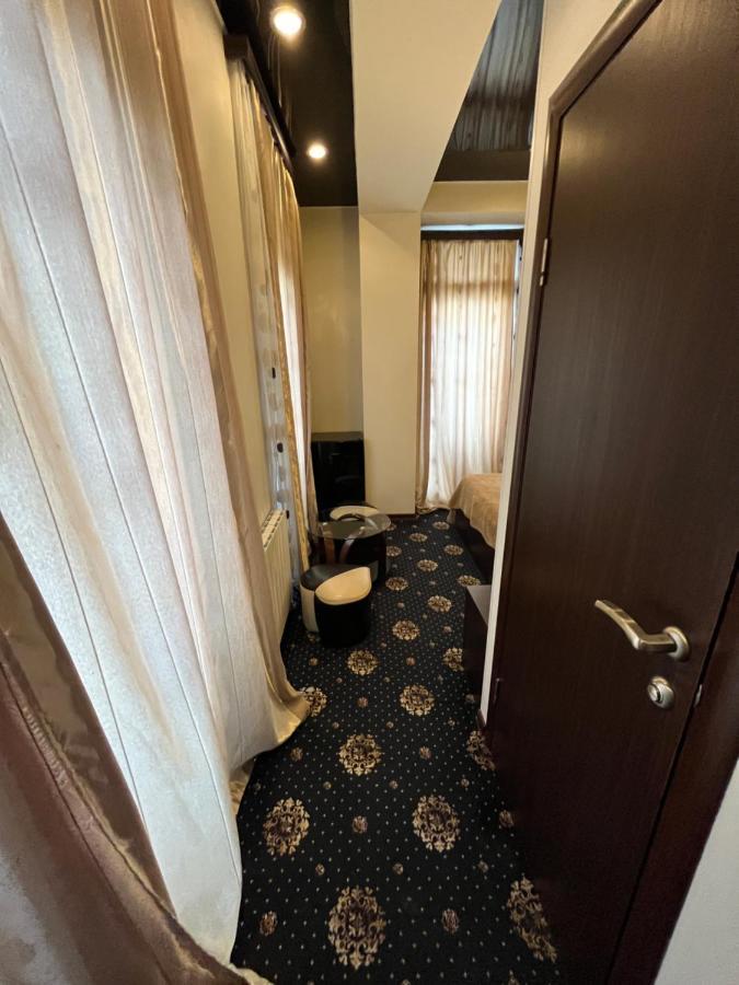 Hotel New Royal Tbilissi Extérieur photo