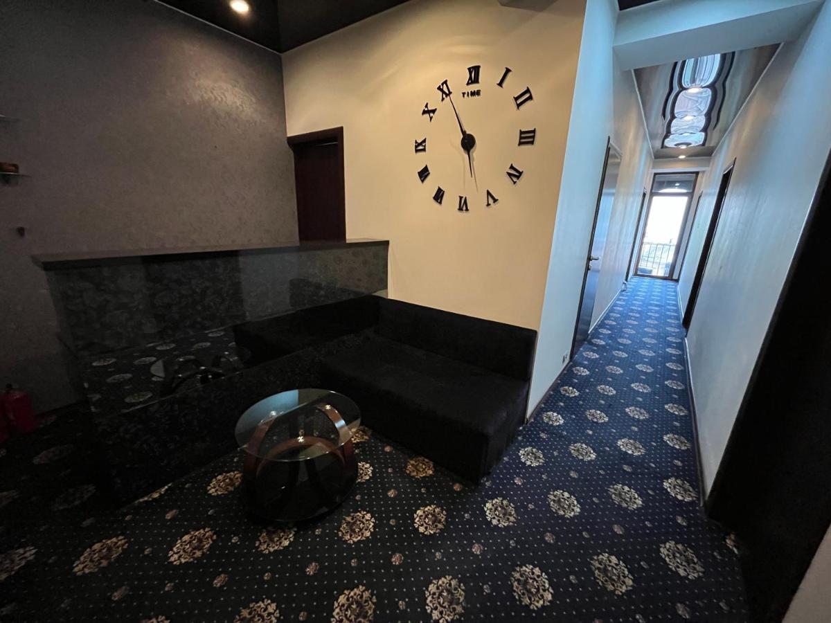 Hotel New Royal Tbilissi Extérieur photo