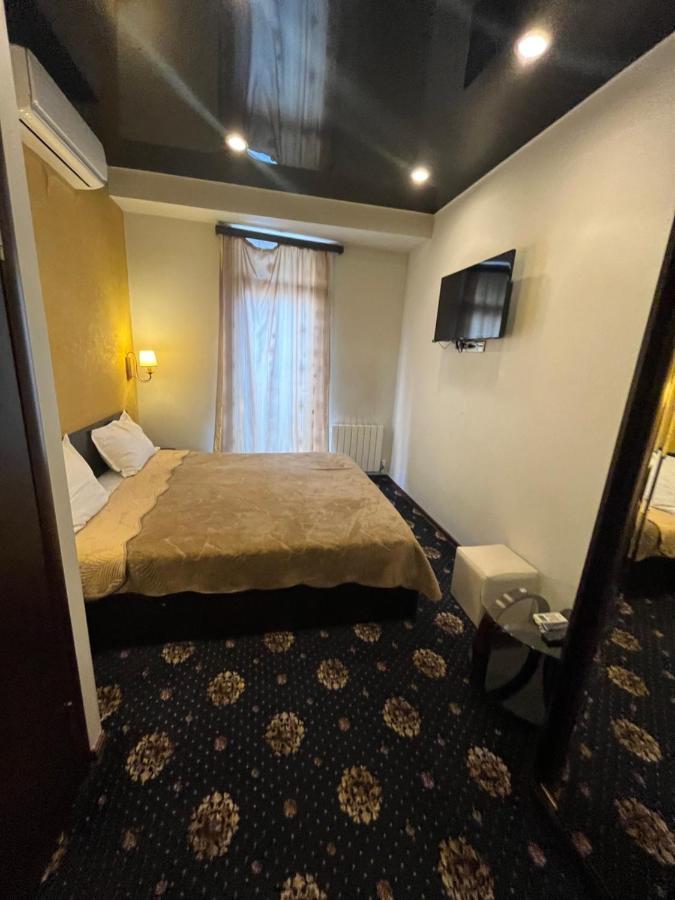 Hotel New Royal Tbilissi Extérieur photo