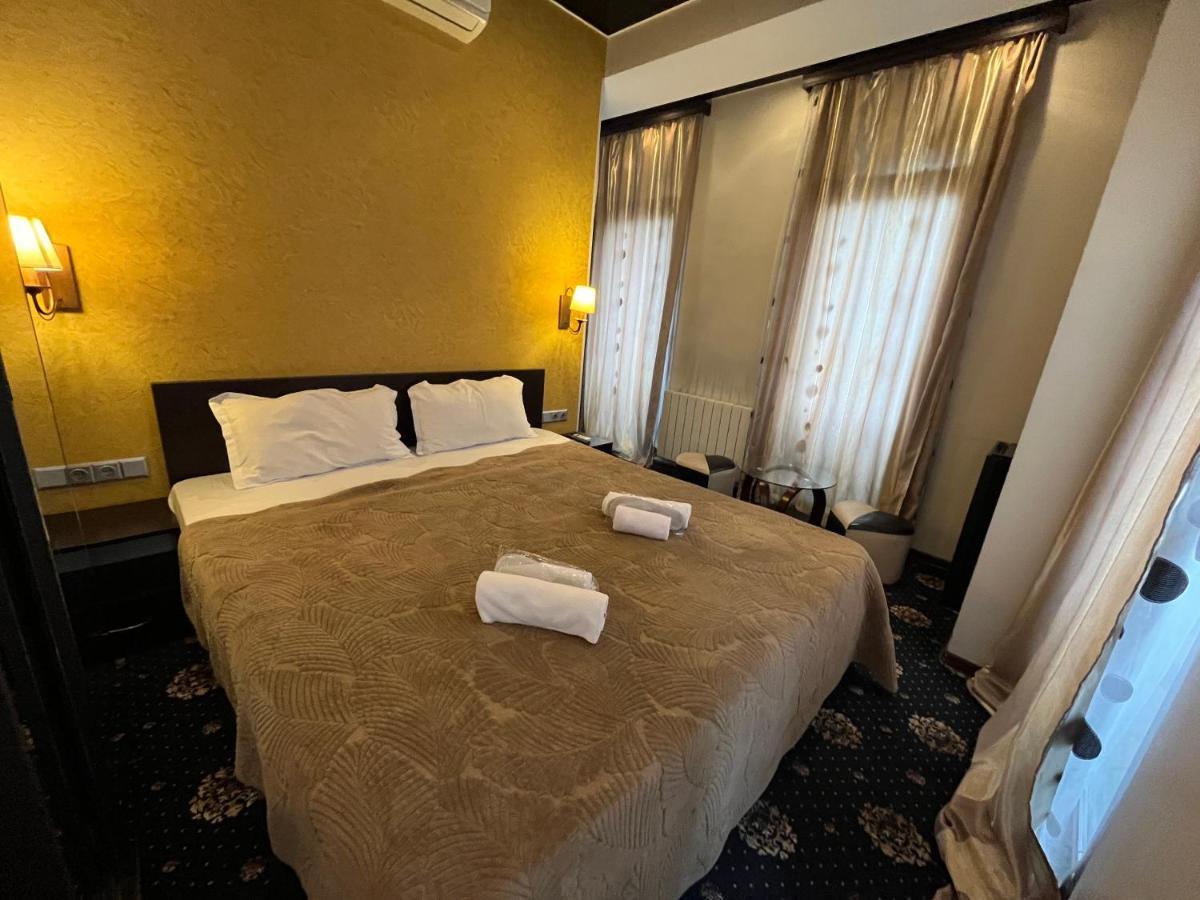 Hotel New Royal Tbilissi Extérieur photo